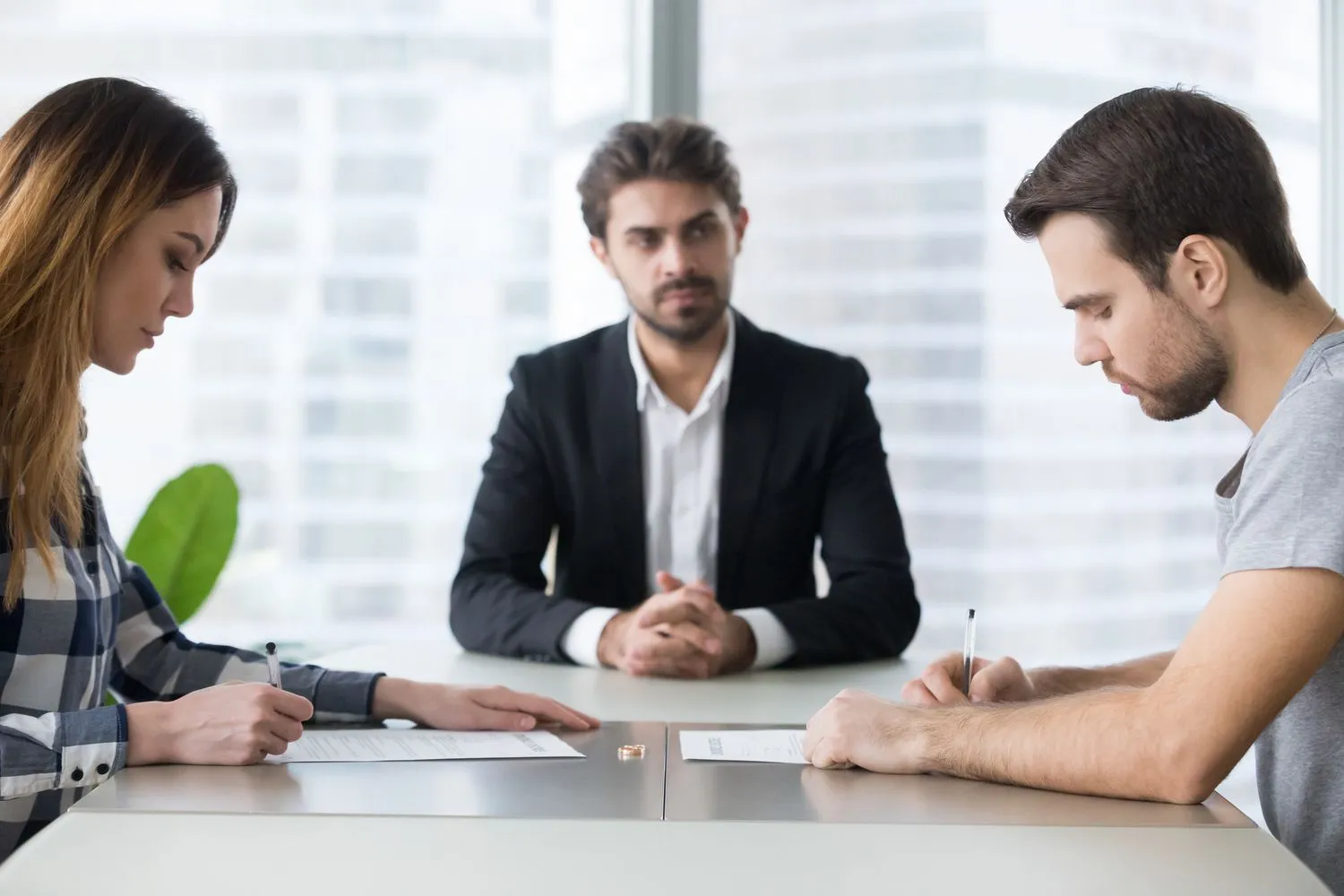 How EH Mediation Guides Couples Toward Fair and Balanced Outcomes Stretford